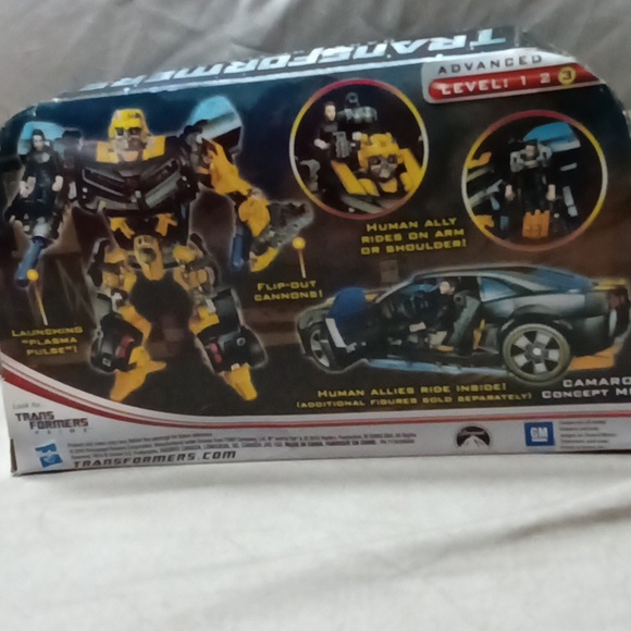 Transformer Bumblebee with Sam Witwicky - Picture 4 of 4